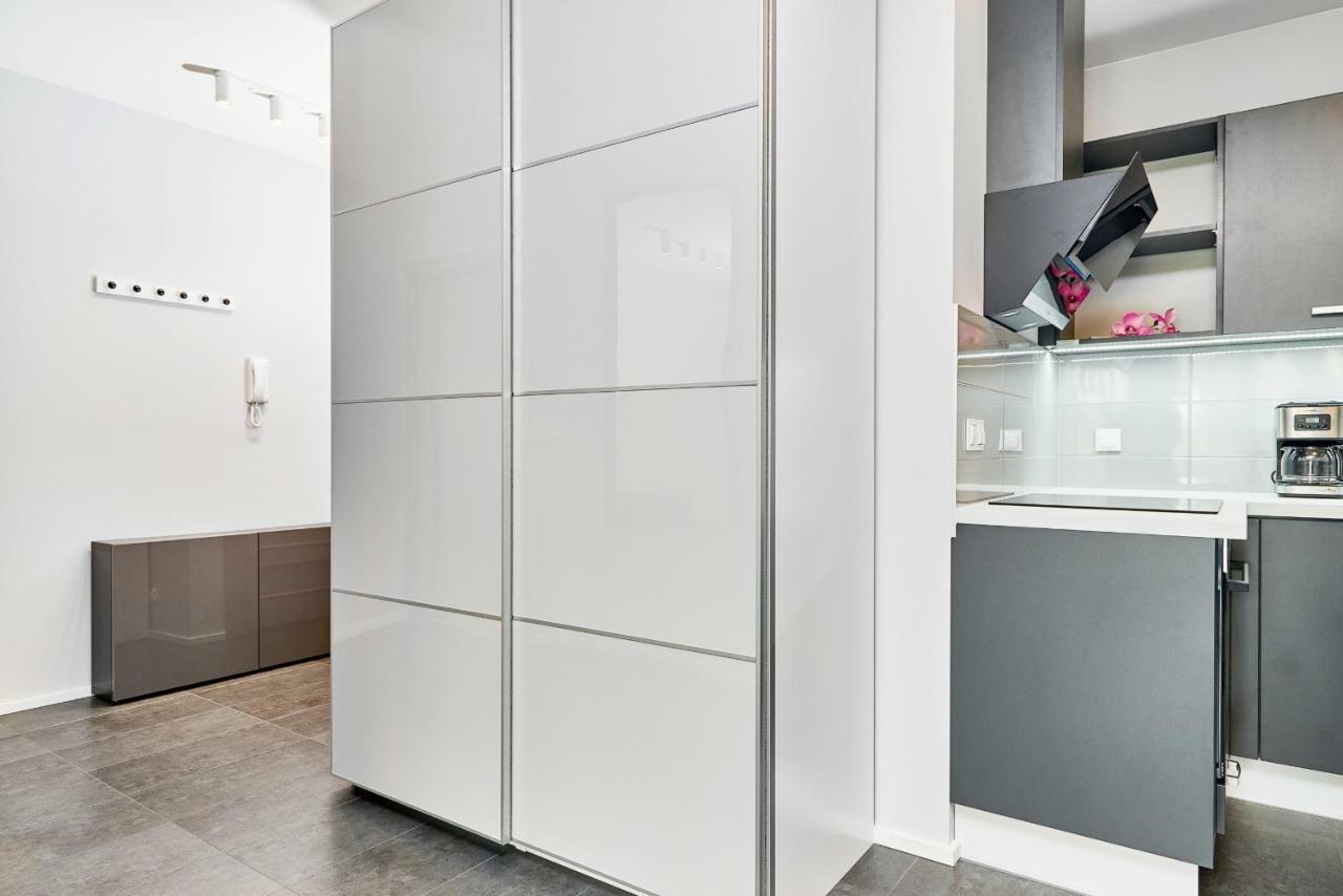 Apartment Swistackiego With Free Garage Wroclaw By Renters Exterior foto