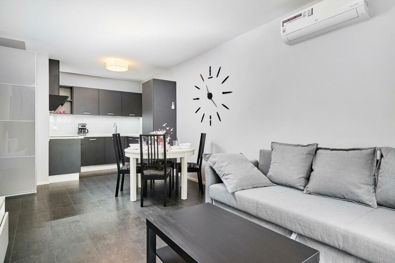 Apartment Swistackiego With Free Garage Wroclaw By Renters Exterior foto